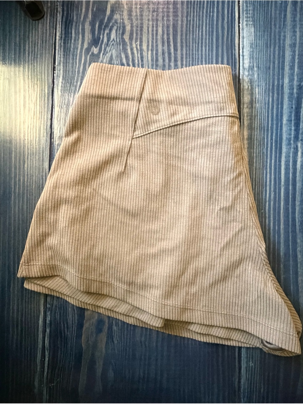 Lululemon Ribbed Softstreme High-Rise Short
2", size 14, style LW7CPNS